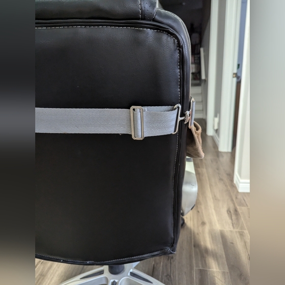 Tool Belt. 2 pockets. And loop for hammer. Leather with Nylon belt. - Picture 3 of 5